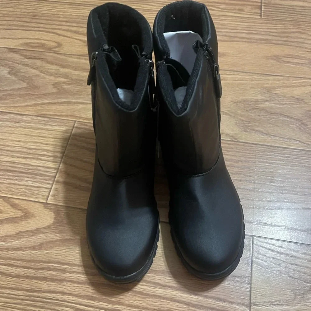 NEW Tundra Fran Boots 8